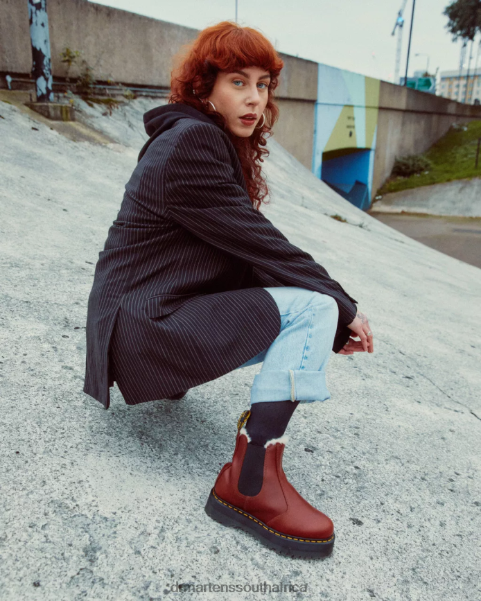 2976 Faux Fur Lined Platform Boots Dr. Martens Men Footwear 2J208N155 Brown Abruzzo Wp