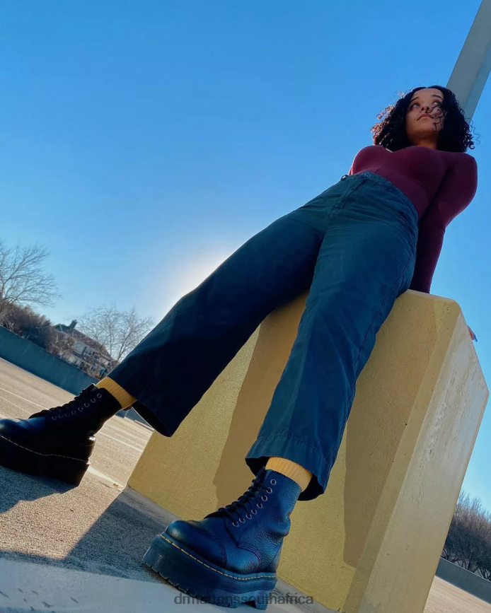 Sinclair Milled Nappa Leather Platform Boots Dr. Martens Unisex Footwear 2J208N208 Black Milled Nappa