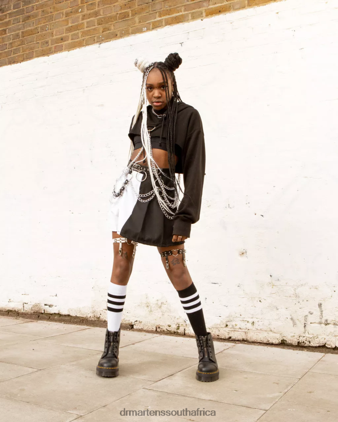 Sinclair Milled Nappa Leather Platform Boots Dr. Martens Unisex Footwear 2J208N208 Black Milled Nappa