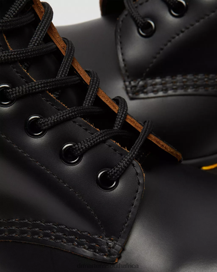 1460 Vintage Made in England Lace Up Boots Dr. Martens Unisex Footwear 2J208N29 Black Quilon