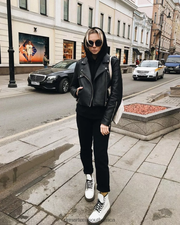 1460 Smooth Leather Lace Up Boots Dr. Martens Women Footwear 2J208N16 White Smooth